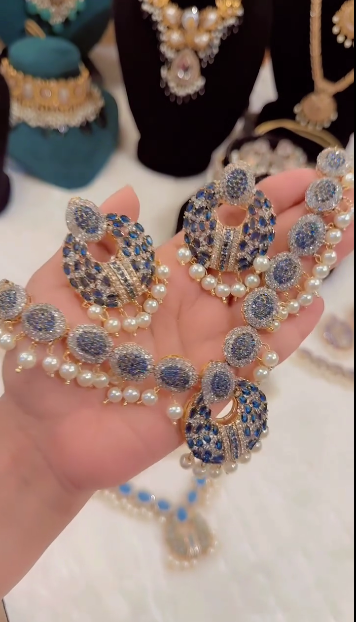 Wedding season is around get exclusive jewellery pieces